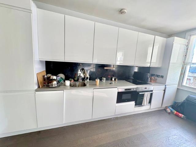 Apartment for rent in Brook Green, Greater London