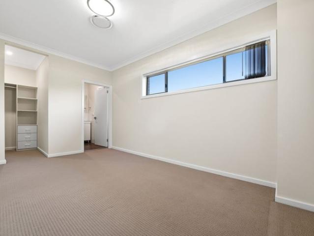 Townhouse for rent in Sydney, New South Wales
