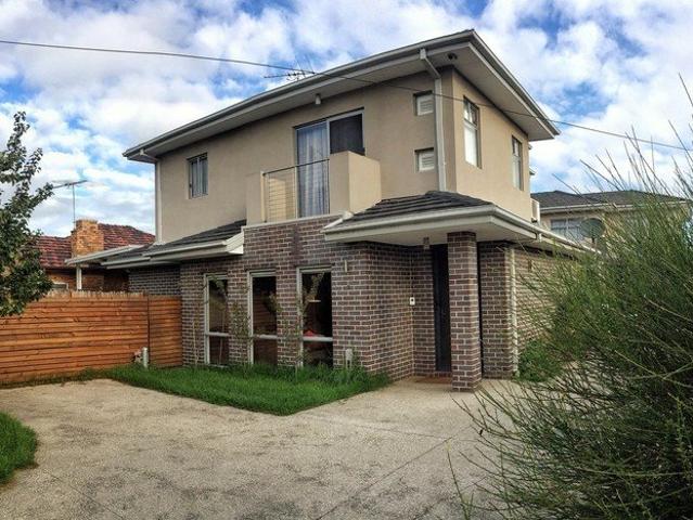 Townhouse for rent in Camerons Creek, Victoria