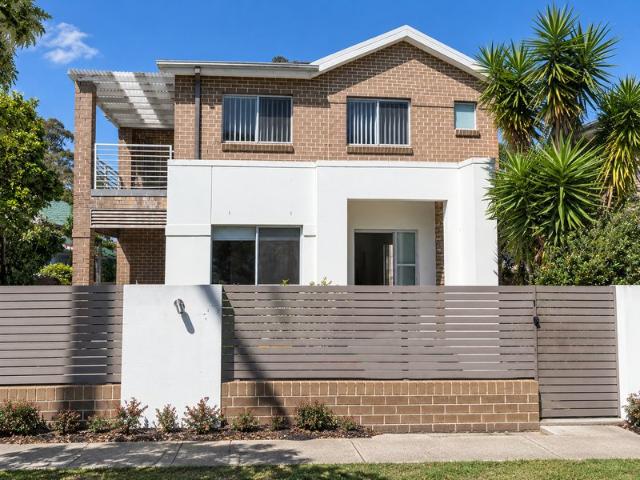 Townhouse for rent in Padstow, Sydney