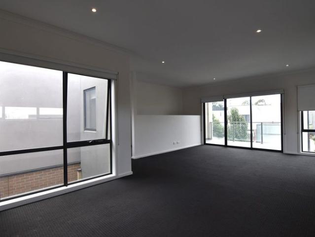 Townhouse for rent in Camerons Creek, Victoria