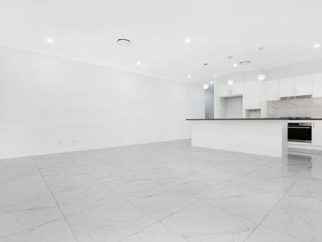 House for rent in Wollongong West, New South Wales