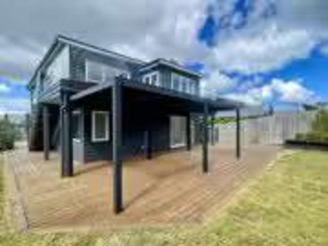 House for rent in Oratia