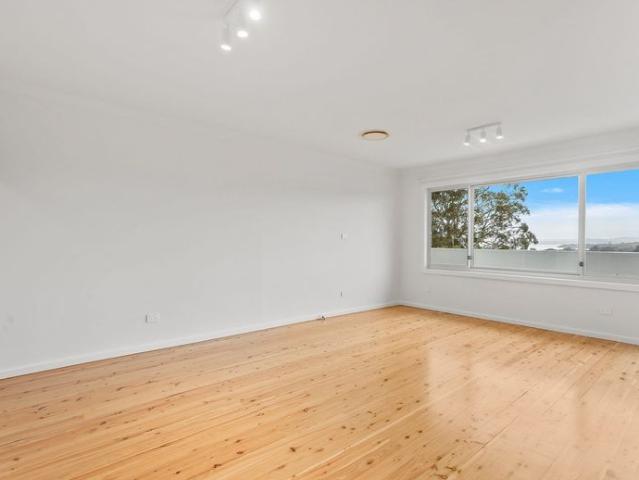 House for rent in Kanahooka, Wollongong City Council
