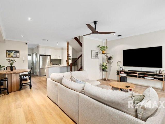 Townhouse for rent in Toombul, Queensland