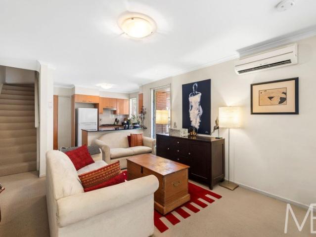 Townhouse for rent in Sydney, New South Wales