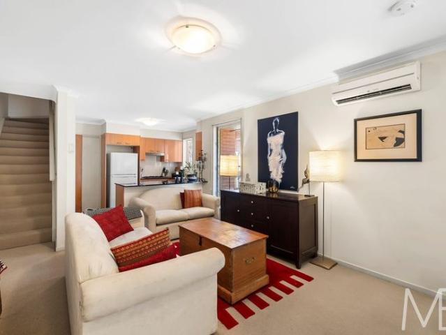 Townhouse for rent in Sydney, New South Wales