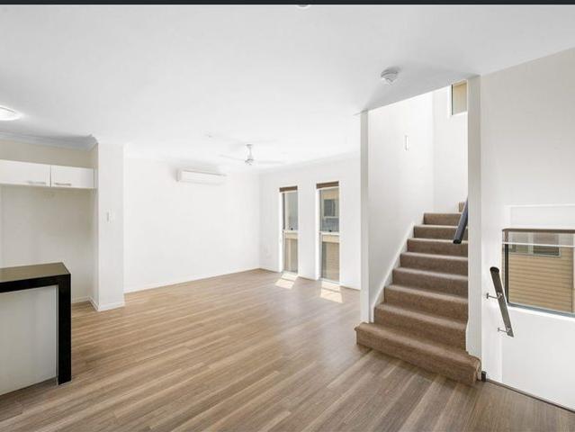 Townhouse for rent in Gladstone, Queensland