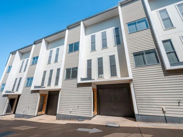 Townhouse for rent in Gladstone, Queensland