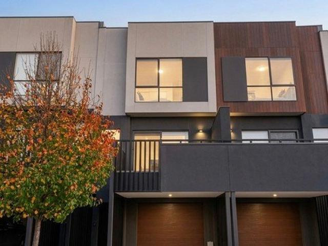 Townhouse for rent in Camerons Creek, Victoria