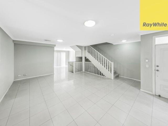 Townhouse for rent in Sydney, New South Wales