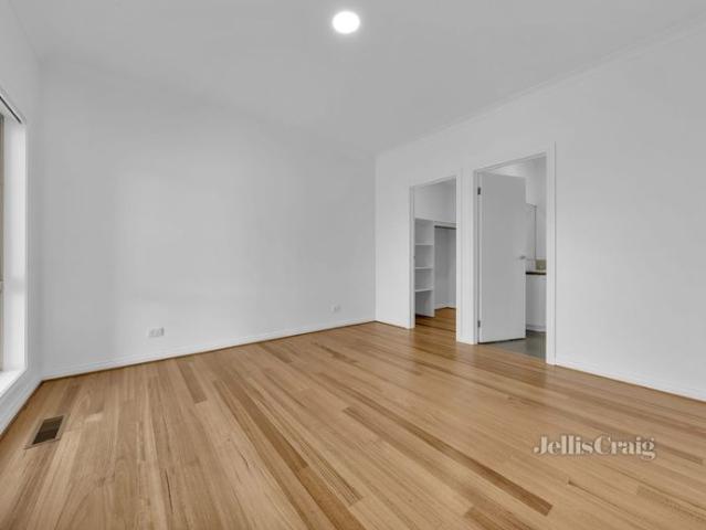 Townhouse for rent in Hughesdale, Melbourne