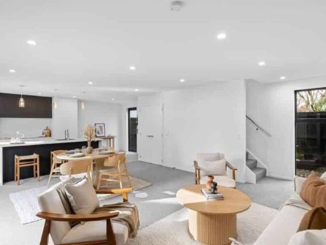Townhouse for rent in Heathcote, Canterbury