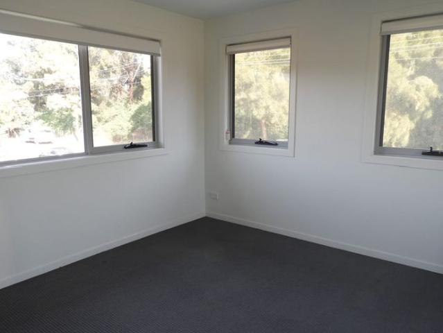 Townhouse for rent in Wollongong West, New South Wales