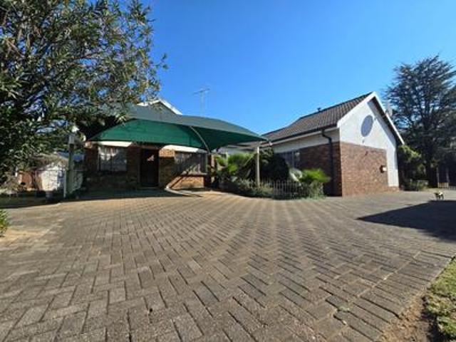 House for sale in Waterkloof, Gauteng