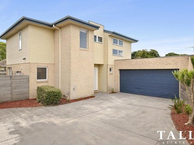 Townhouse for sale in Camerons Creek, Victoria