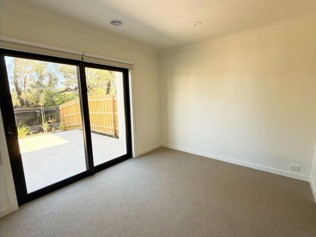 Townhouse for rent in Carrum Downs, Melbourne
