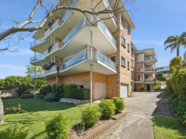 Apartment for sale in Lower North Shore, Sydney