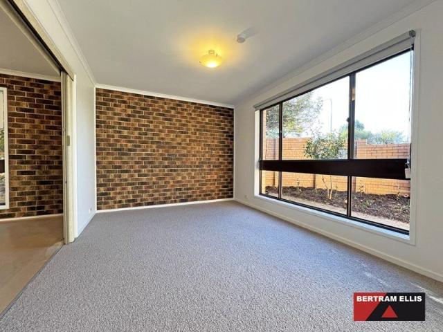 Townhouse for rent in Holder, Australian Capital Territory