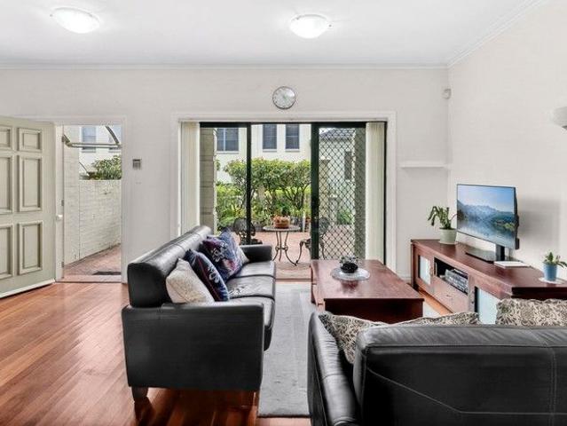 Townhouse for sale in Sutherland, New South Wales