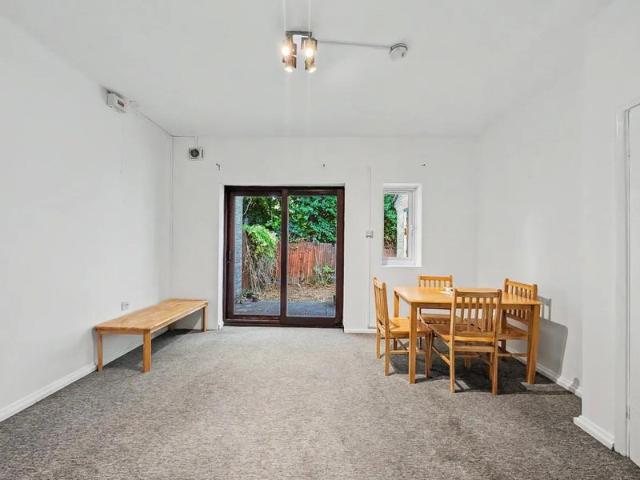 Apartment for rent in Charlton, Greater London