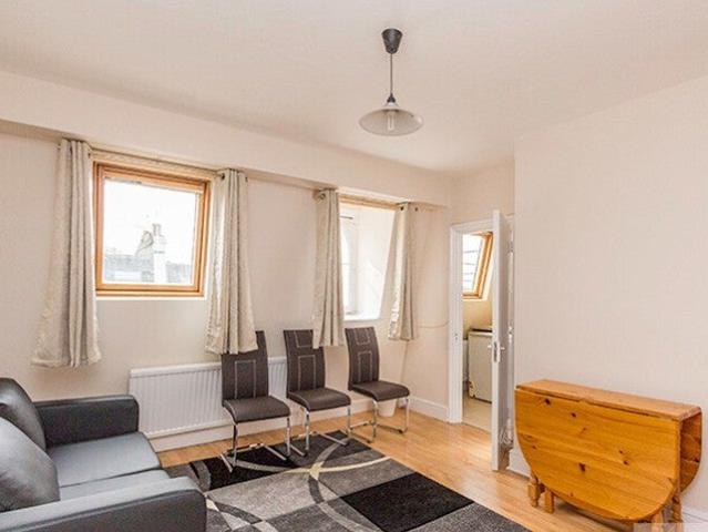 Apartment for rent in North Kensington, Greater London
