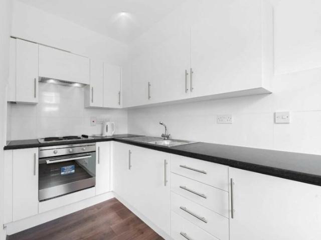 Apartment for rent in Brook Green, Greater London