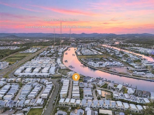 Townhouse for sale in Lyra Estate, Gold Coast City