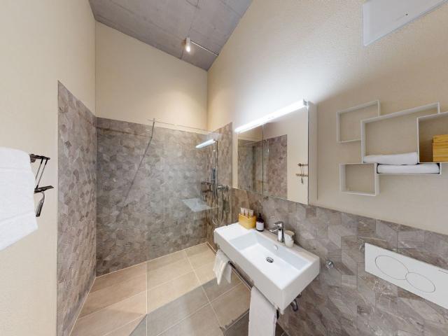 Apartment mieten in Einigen, Zürich