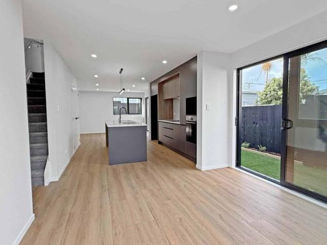 Townhouse for rent in Auckland, Oroua County