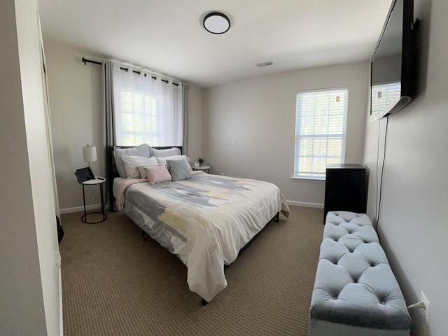 Room for rent in Franklin Square, Pleasantville