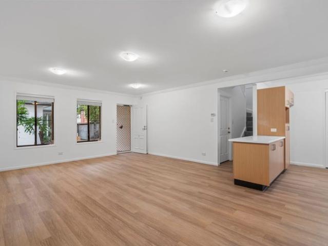 Townhouse for rent in Toombul, Queensland