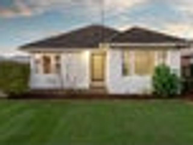House for sale in Chaslands, Canterbury