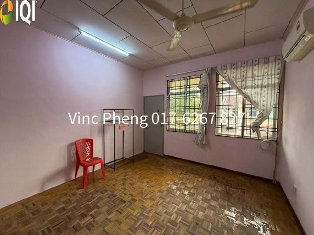 House for rent in Malaka