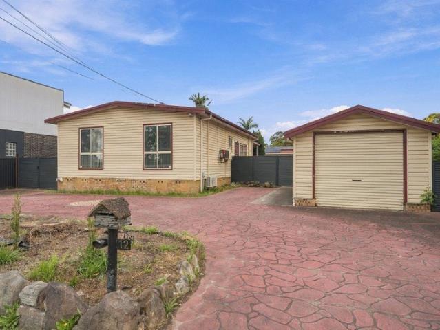 House for rent in Chipping Norton, Sydney