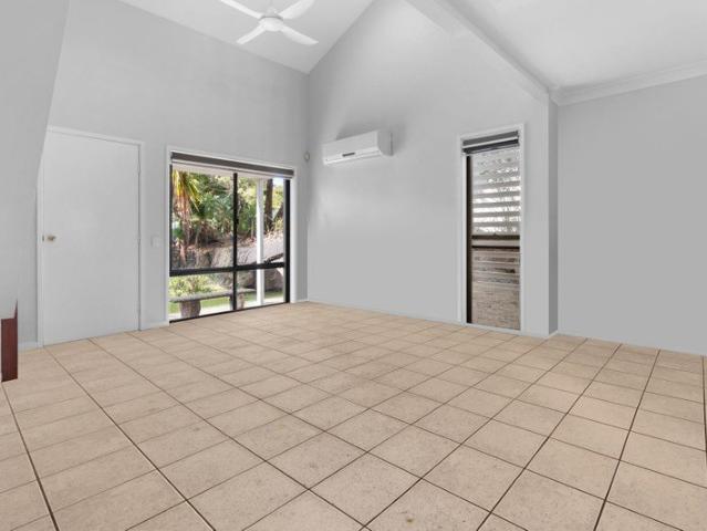 Townhouse for sale in Arundel, Gold Coast City