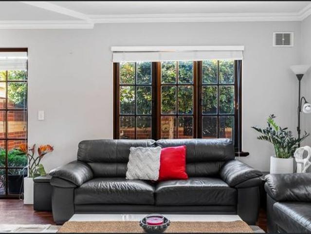 Townhouse for rent in Maylands, City of Bayswater