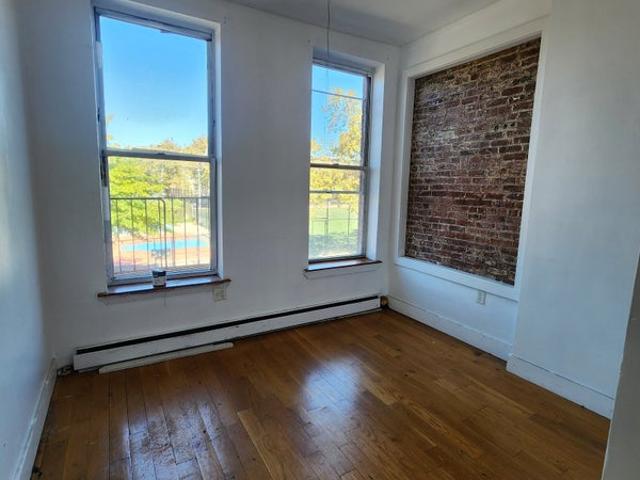 Room for rent in Arverne, New York
