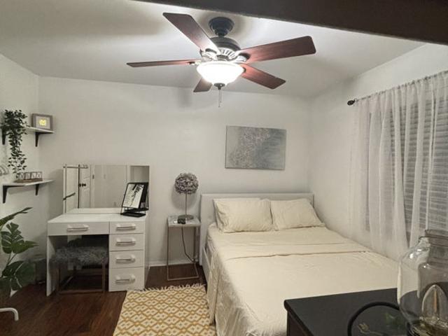 Room for rent in Canyon Country, California