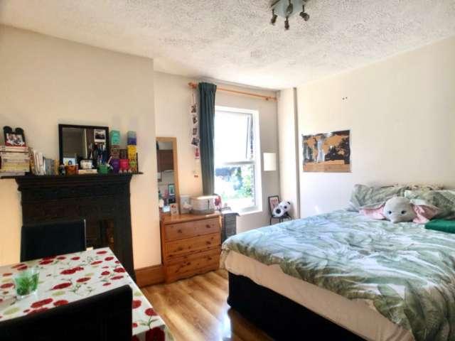 Room to rent in Bluebell, North Tipperary
