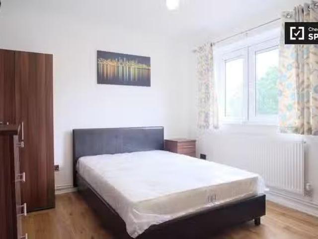 House for rent in Southfields, Greater London