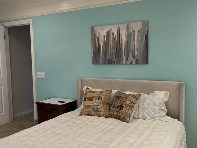 Room for rent in Canoga Park, California
