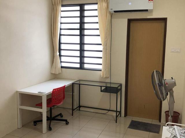 Room for rent in Sendayan Village, Negeri Sembilan