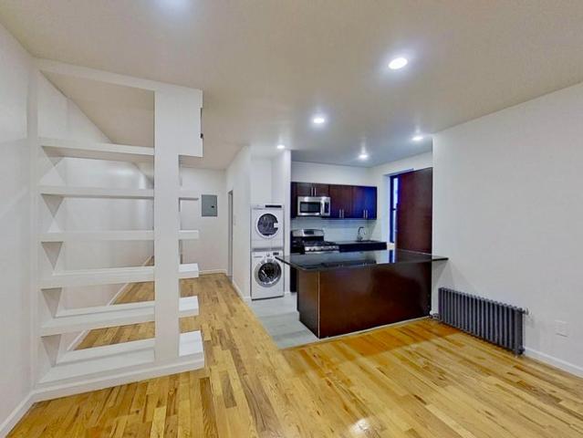 Room for rent in Arverne, New York