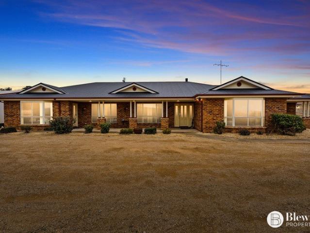 Cottage for sale in Michelago, New South Wales