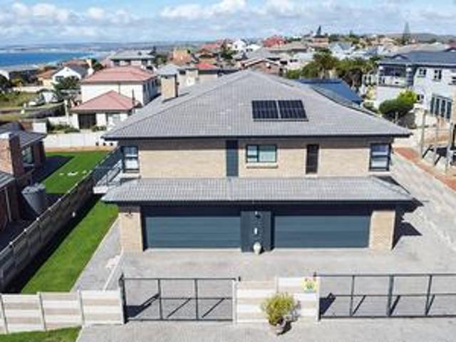 House for sale in Reebok, Garden Route District Municipality