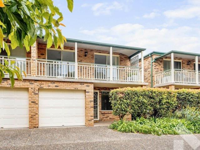 Townhouse for rent in Wollongong West, New South Wales