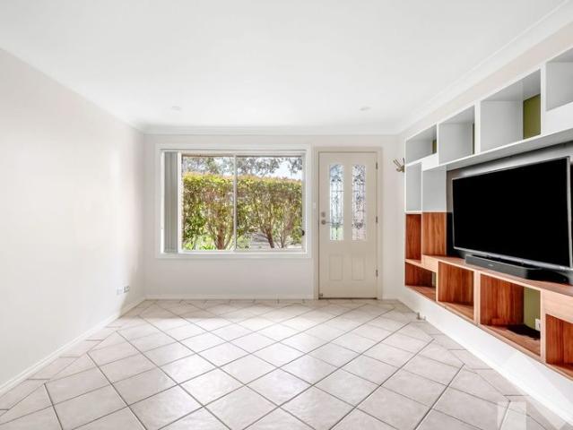 Townhouse for rent in Wollongong West, New South Wales