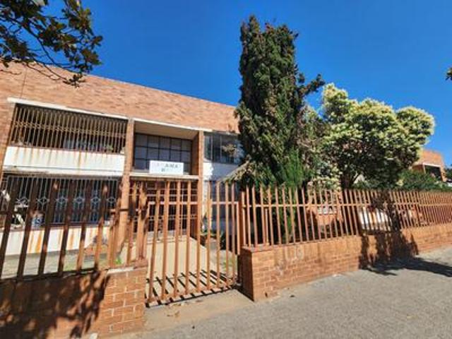 Apartment for sale in Mohlakeng, Gauteng