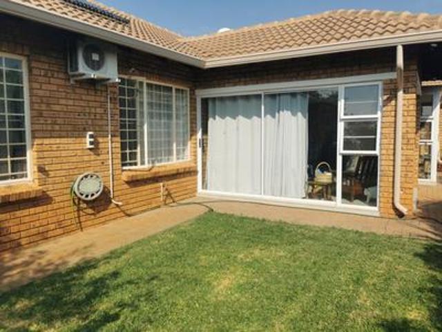 Townhouse for sale in Waterkloof, Gauteng